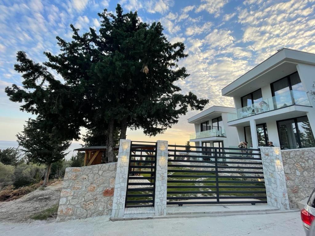 Summer Wine Boutique Hotel Dhërmi Buitenkant foto