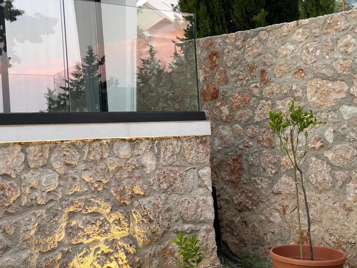 Summer Wine Boutique Hotel Dhërmi Buitenkant foto