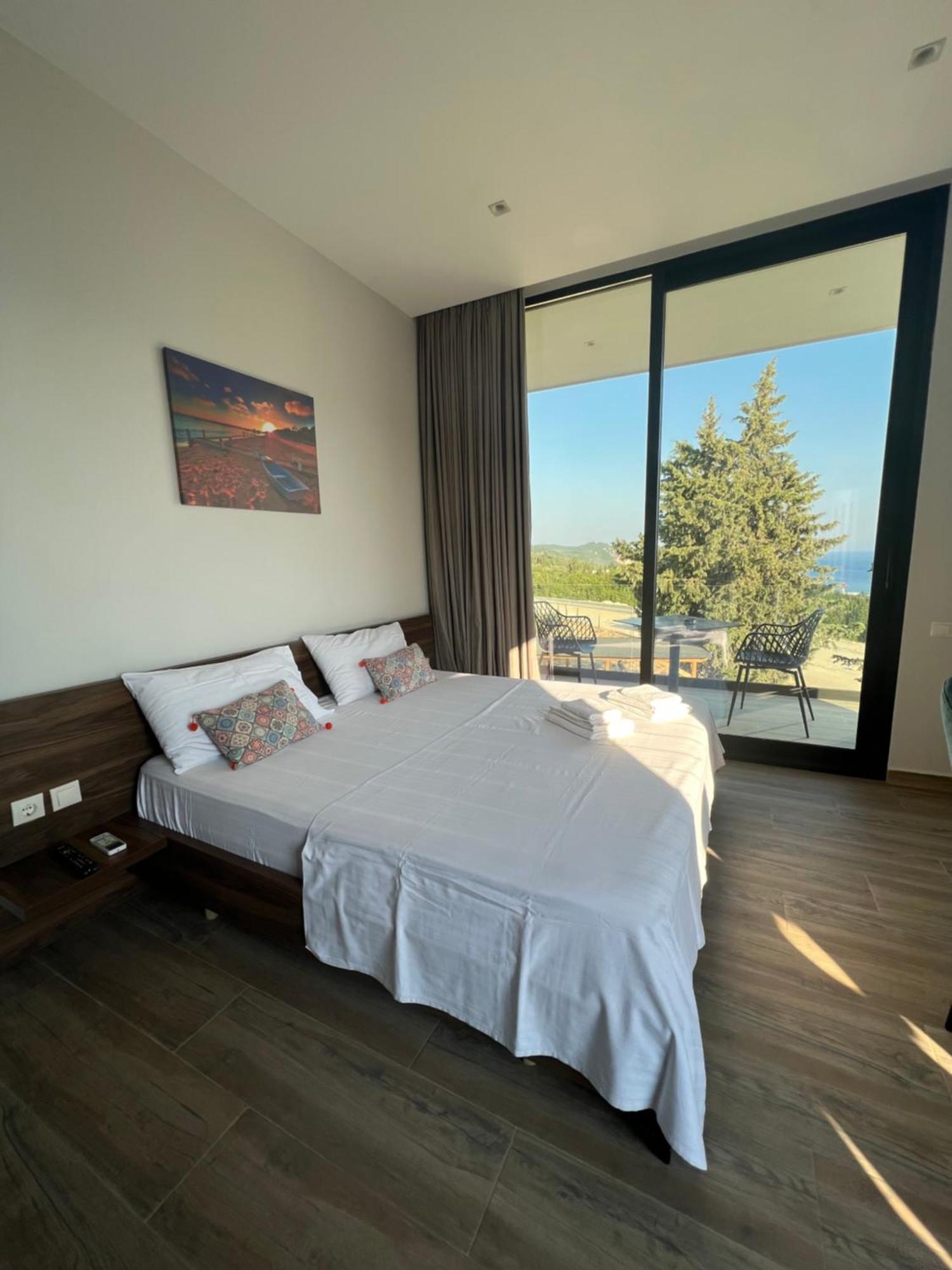 Summer Wine Boutique Hotel Dhërmi Buitenkant foto