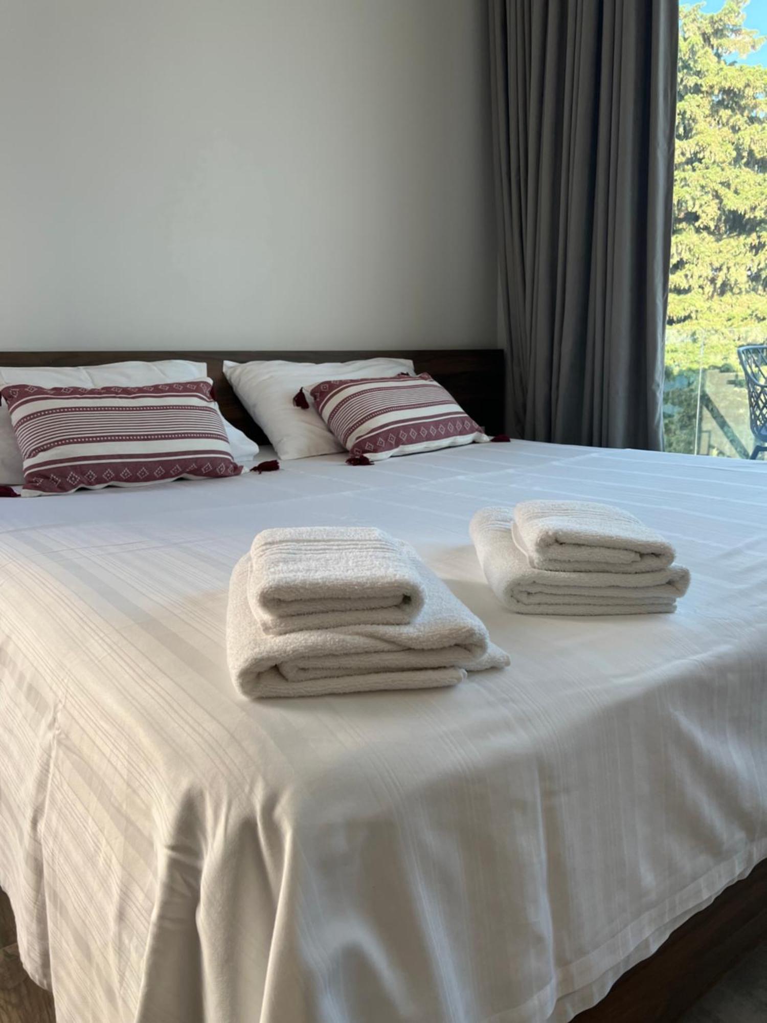 Summer Wine Boutique Hotel Dhërmi Buitenkant foto
